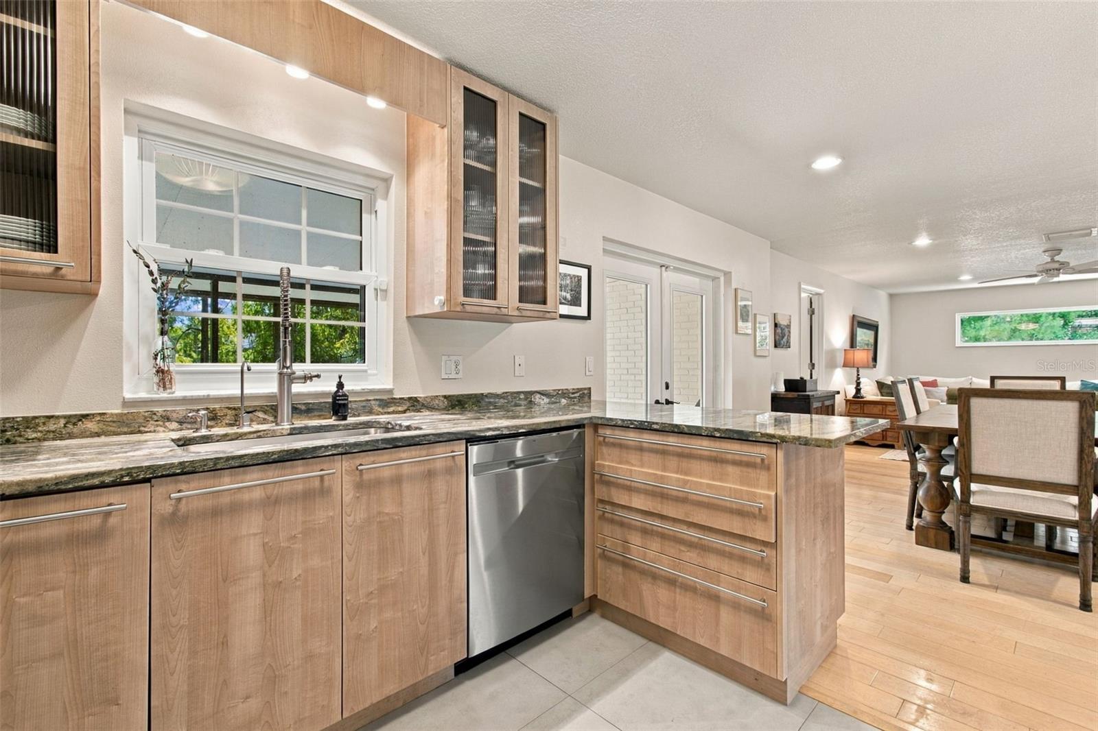 9450 ROBERTS RD — photo 11
