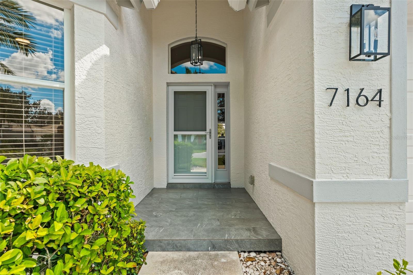 7164 DREWRYS BLF — photo 3