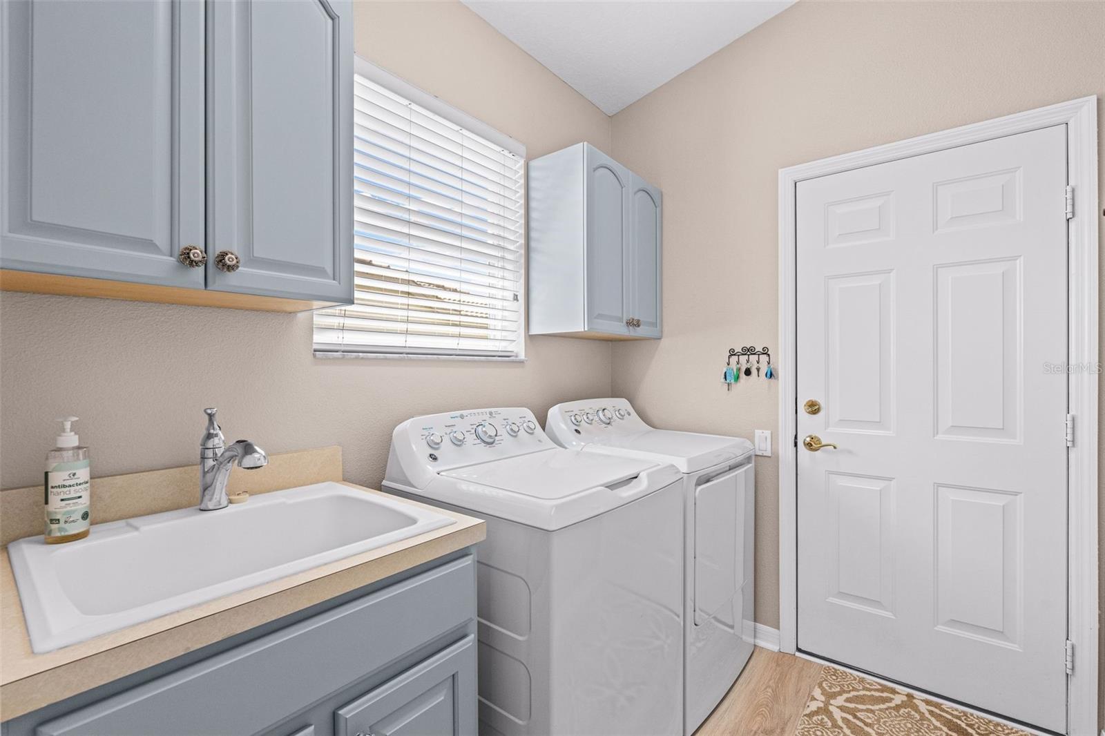 7164 DREWRYS BLF — photo 17