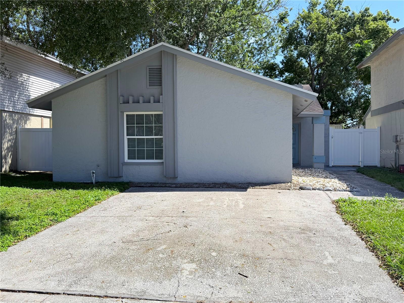 10309 PARKCREST DR — photo 3