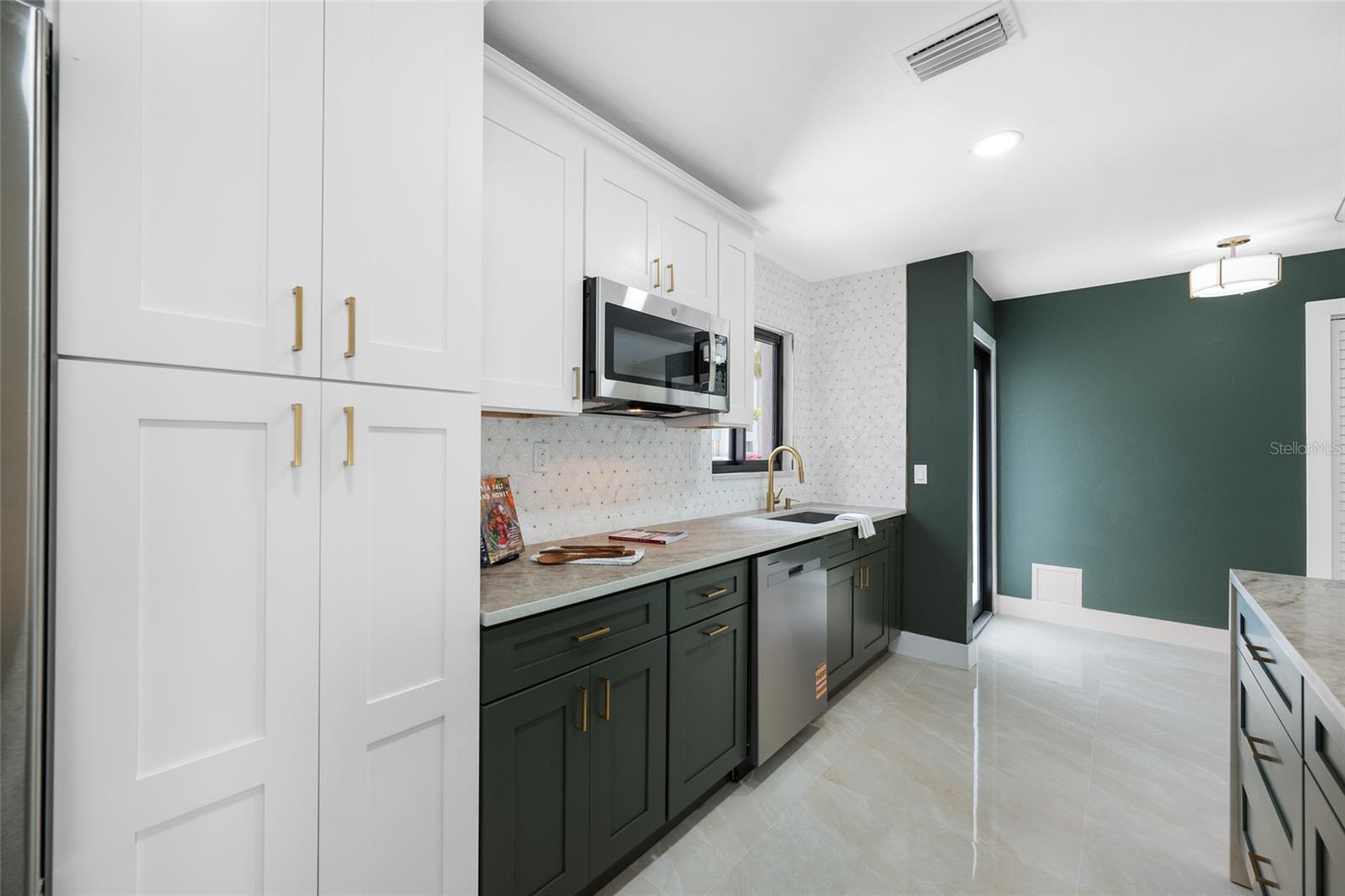 4707 W PAUL AVE — photo 5