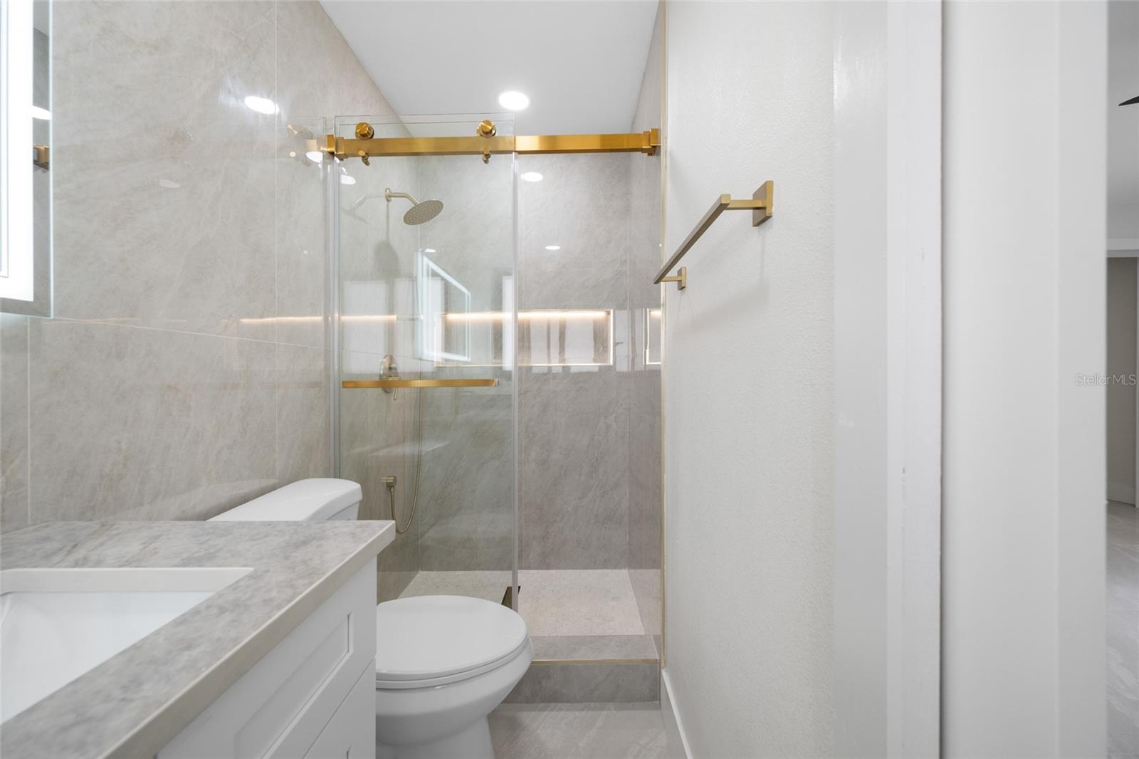 4707 W PAUL AVE — photo 18