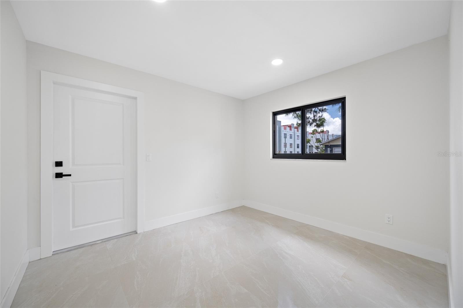 4707 W PAUL AVE — photo 15