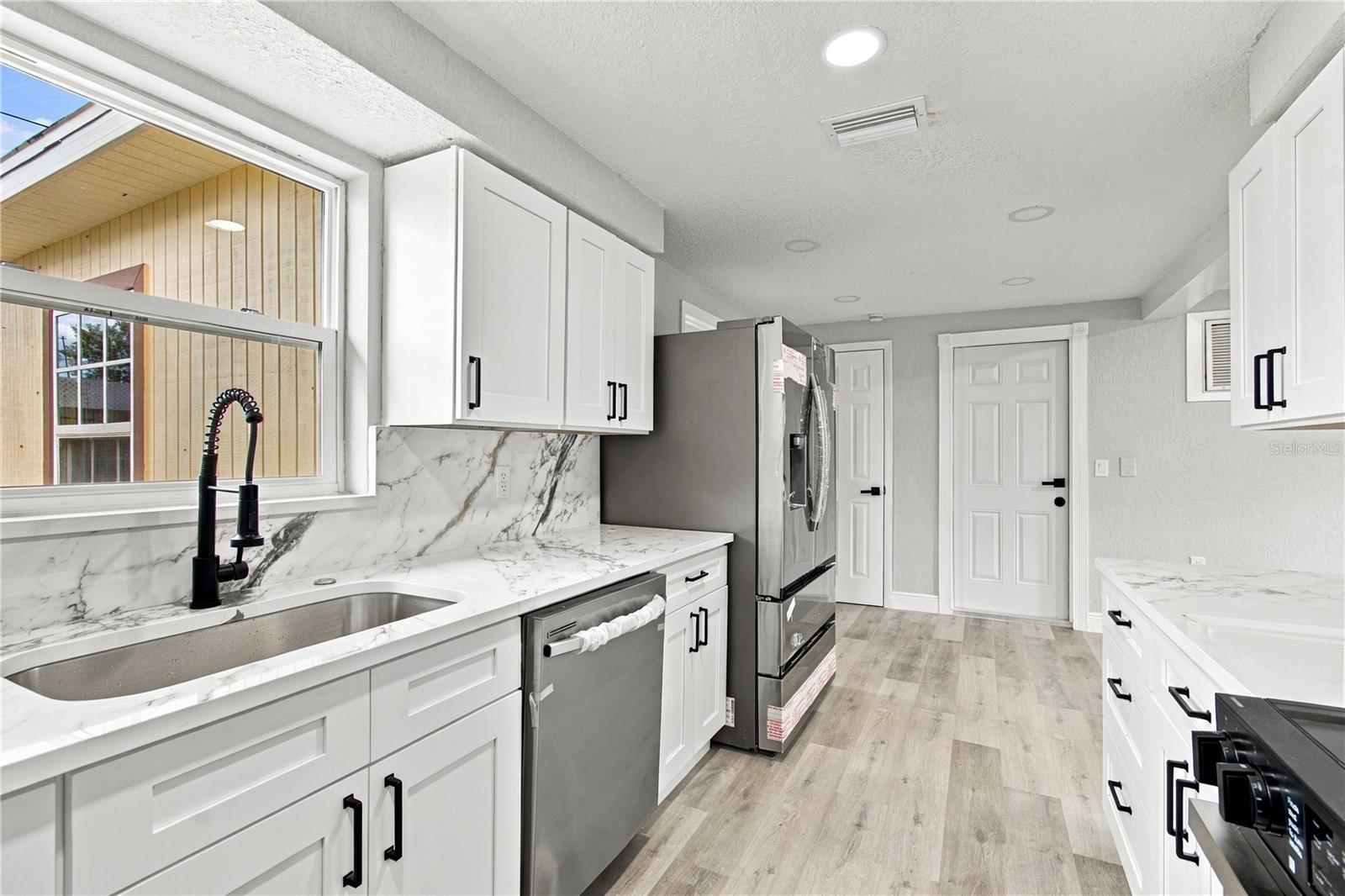 4601 EASTWOOD LN — photo 16