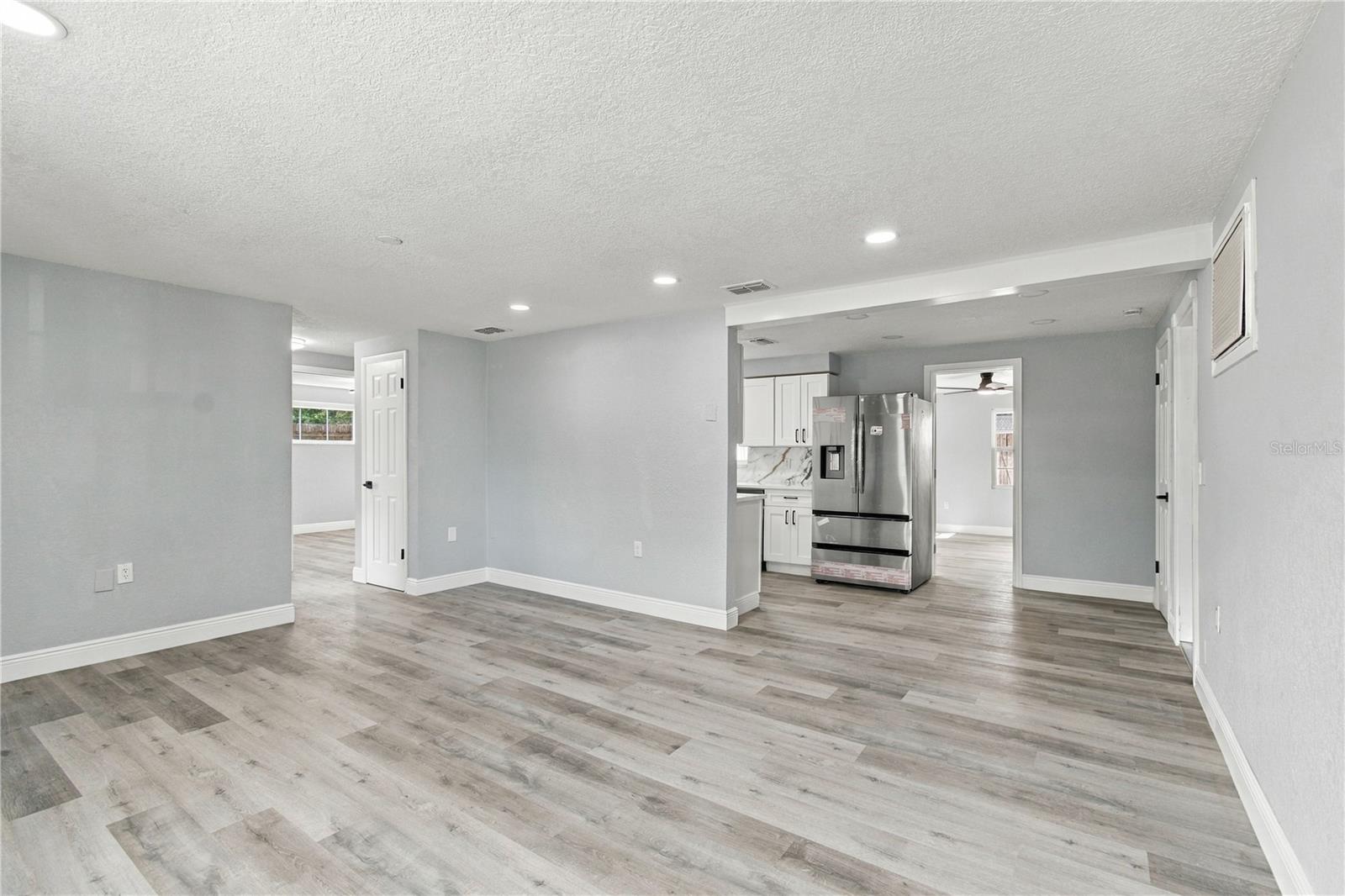 4601 EASTWOOD LN — photo 11