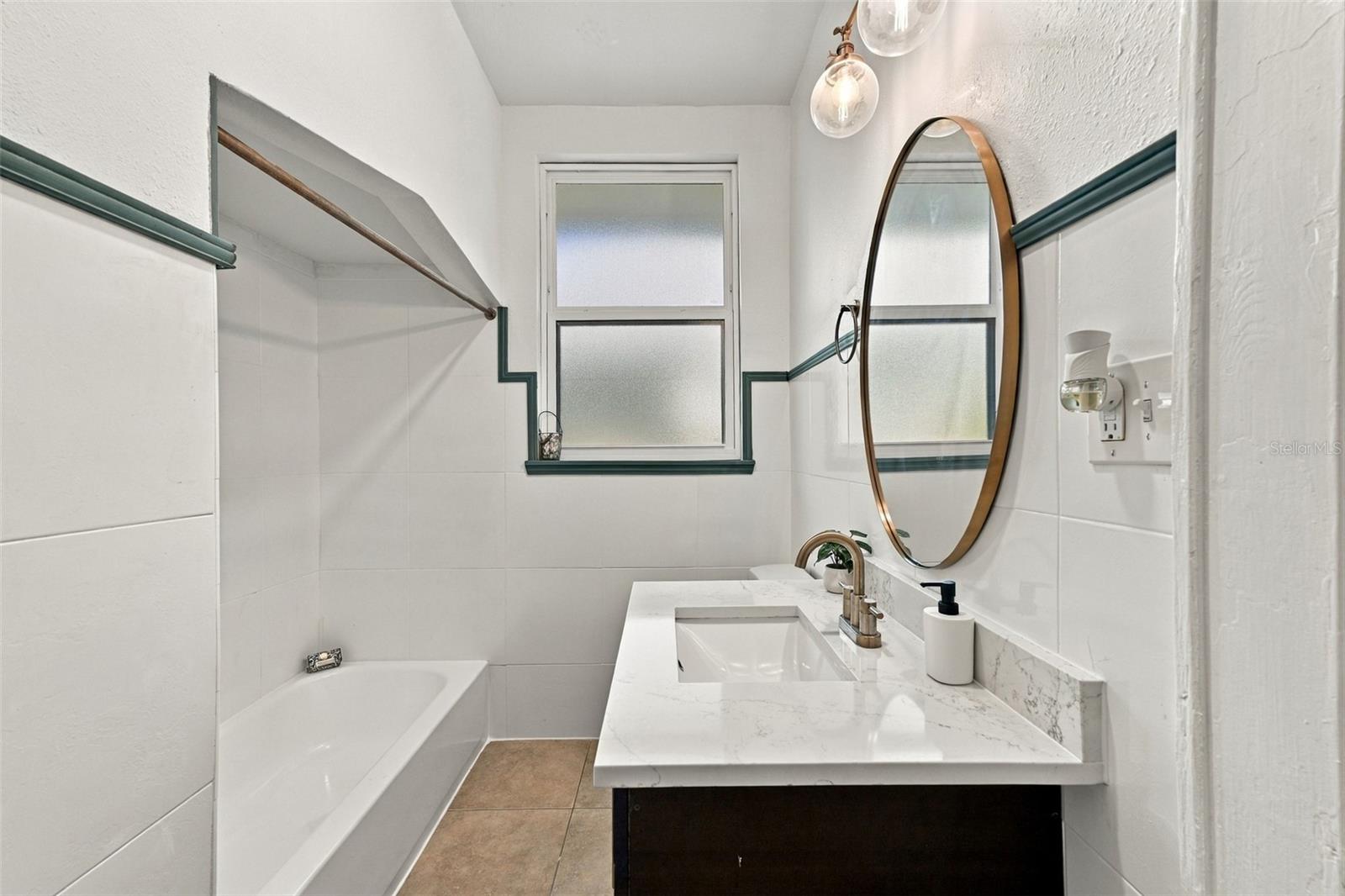 4203 N SUWANEE AVE — photo 17