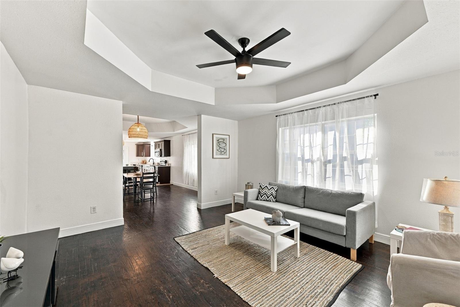 4203 N SUWANEE AVE — photo 3