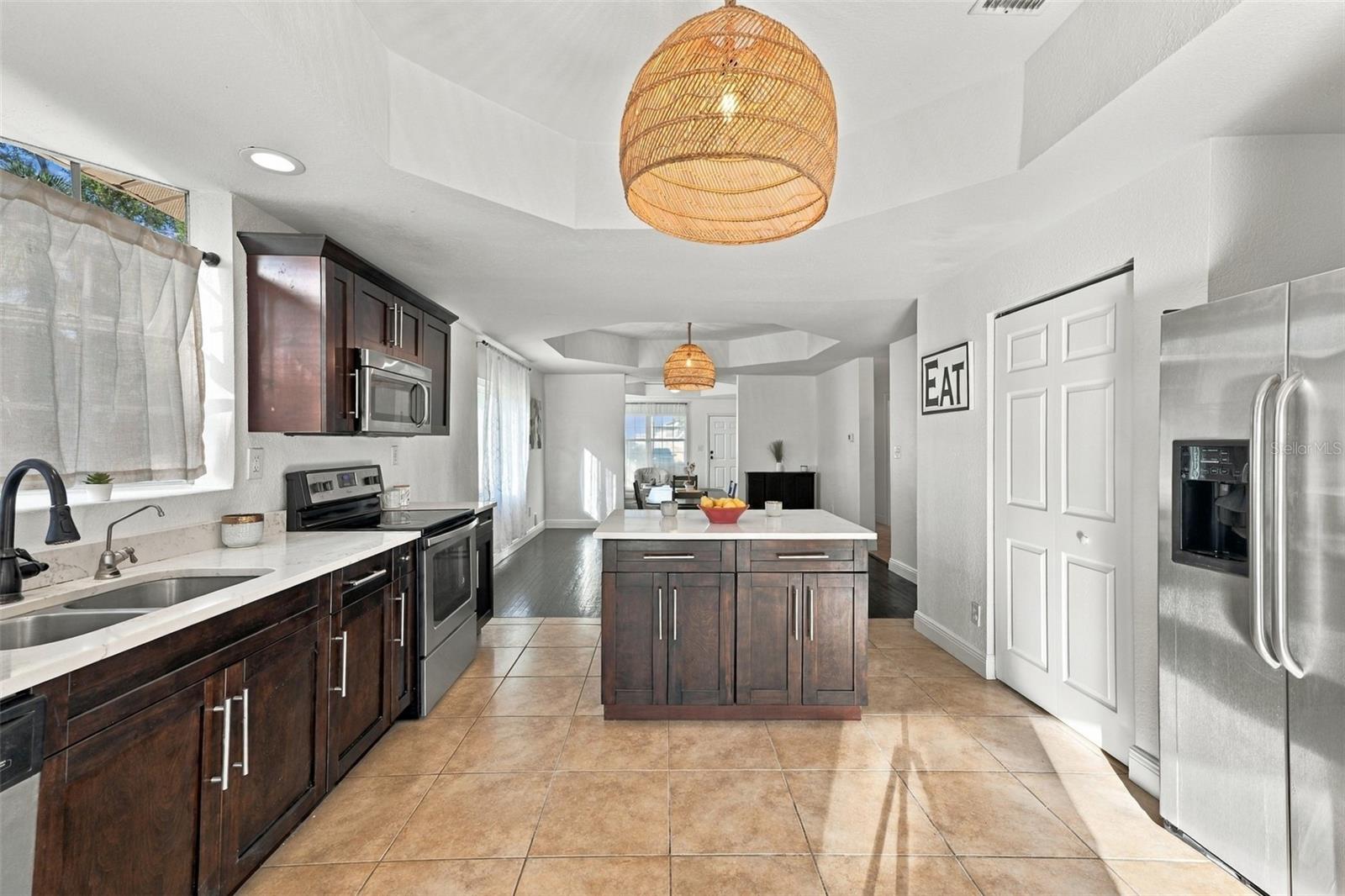 4203 N SUWANEE AVE — photo 8