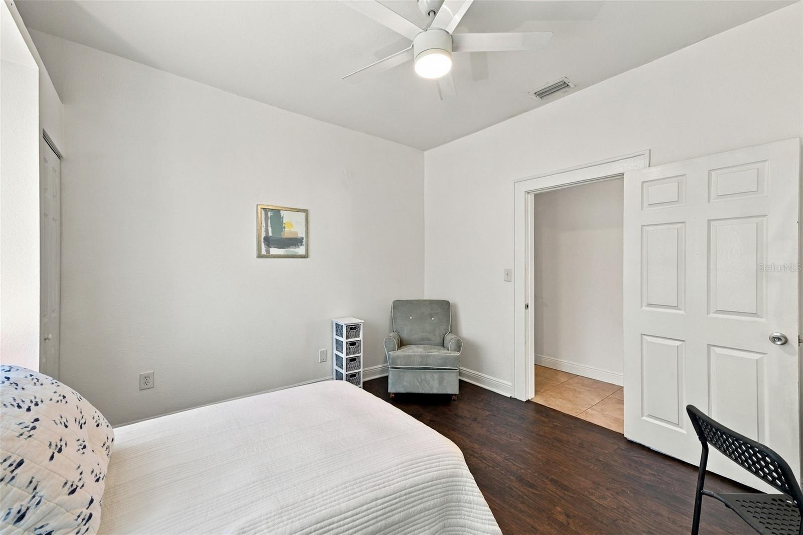 4203 N SUWANEE AVE — photo 12