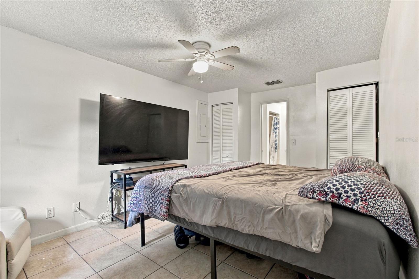10118 WHEATLEY HILLS CT — photo 38