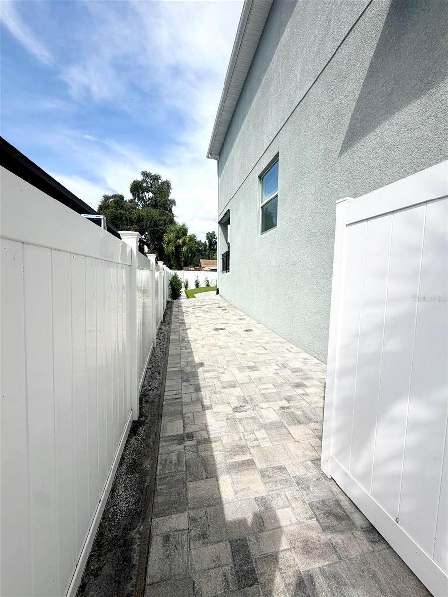8331 PEGGY ST — photo 11
