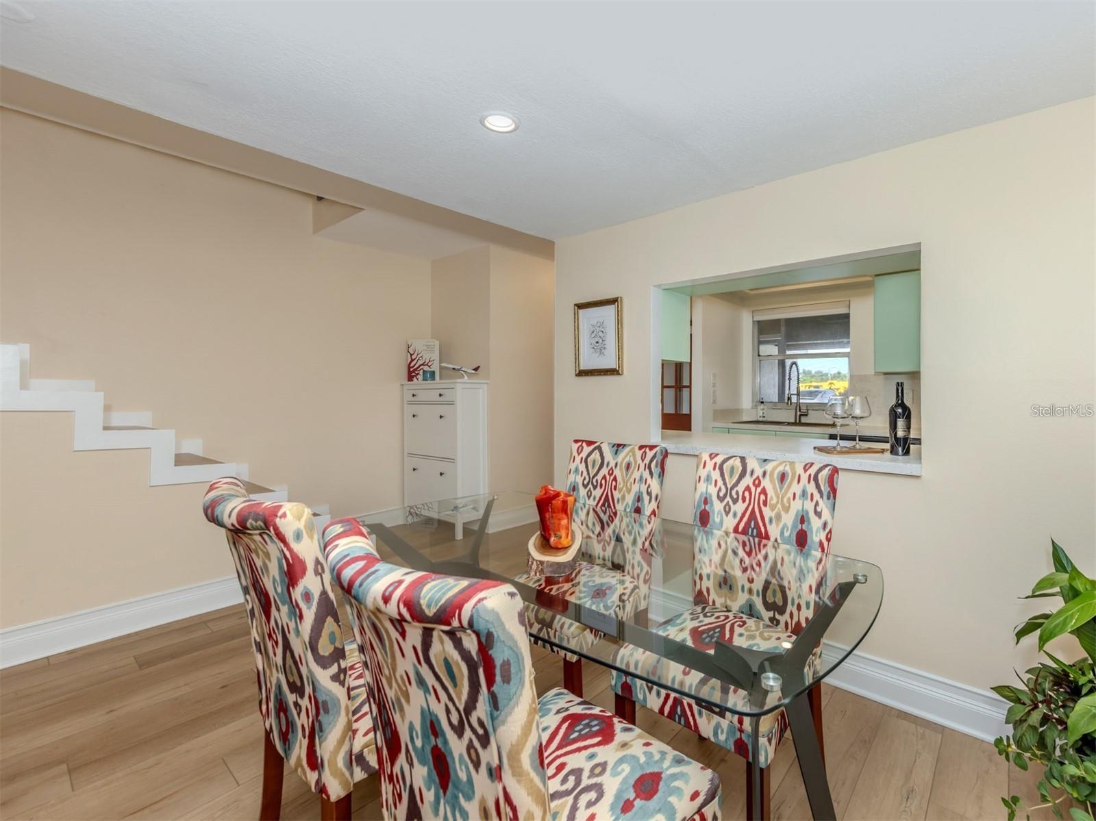 3208 RAMBLEWOOD DR N — photo 10