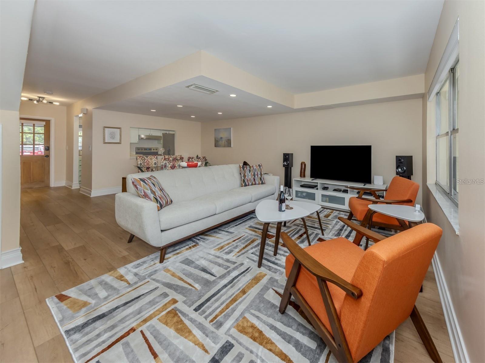 3208 RAMBLEWOOD DR N — photo 3