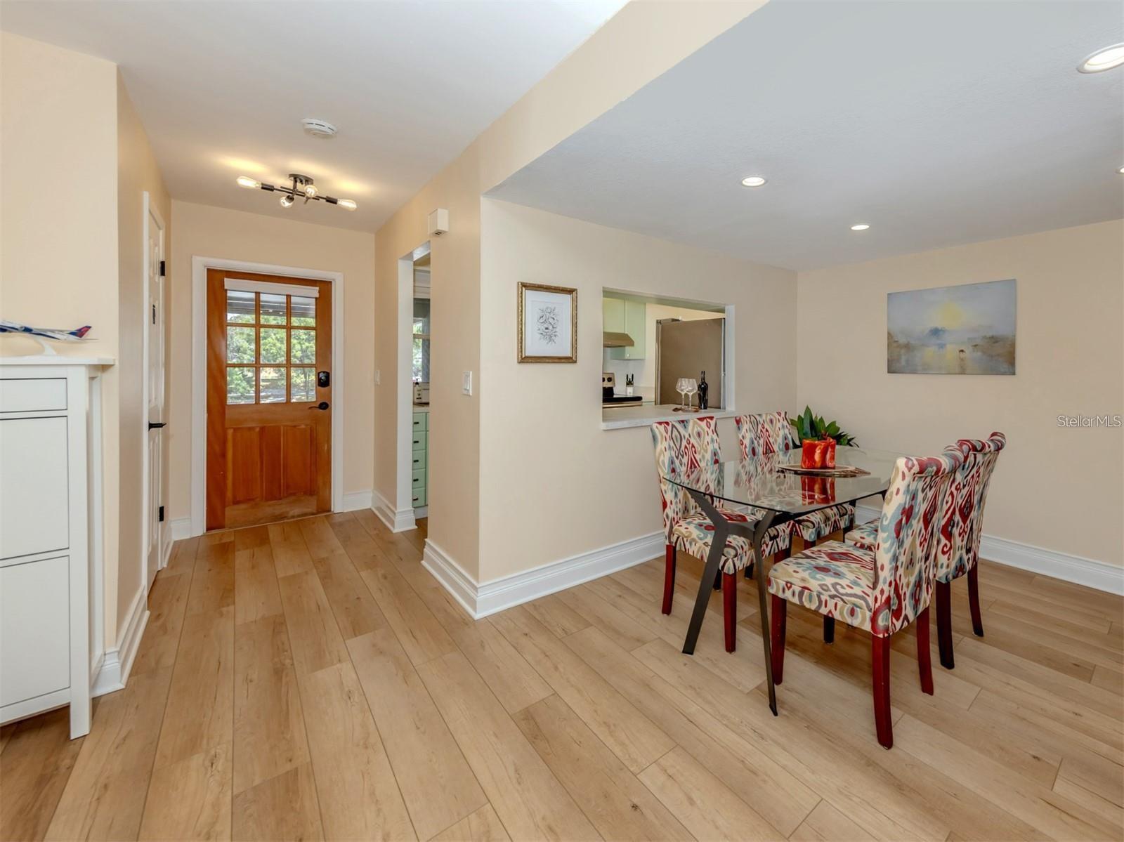 3208 RAMBLEWOOD DR N — photo 8