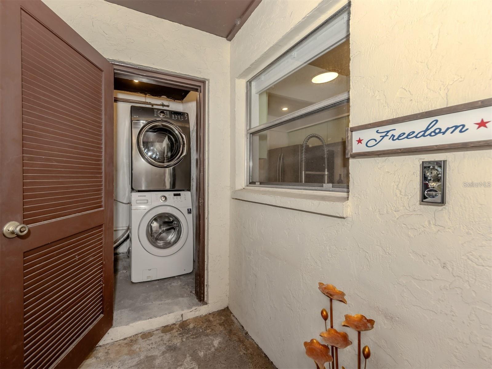 3208 RAMBLEWOOD DR N — photo 26