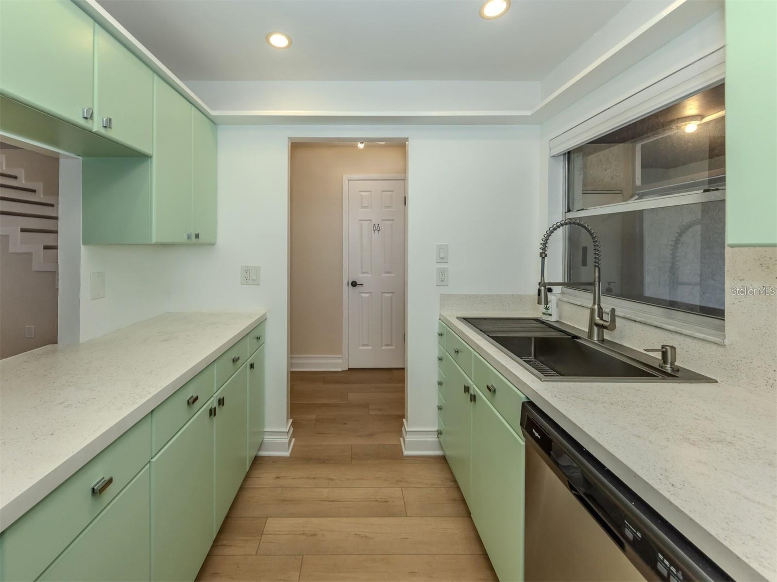 3208 RAMBLEWOOD DR N — photo 16