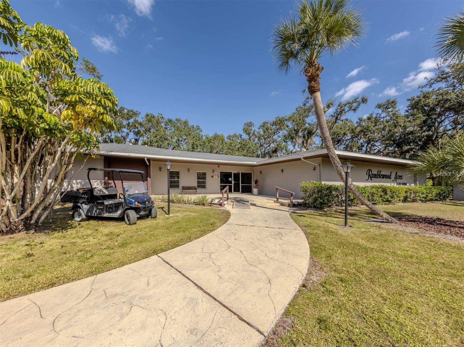 3208 RAMBLEWOOD DR N — photo 39