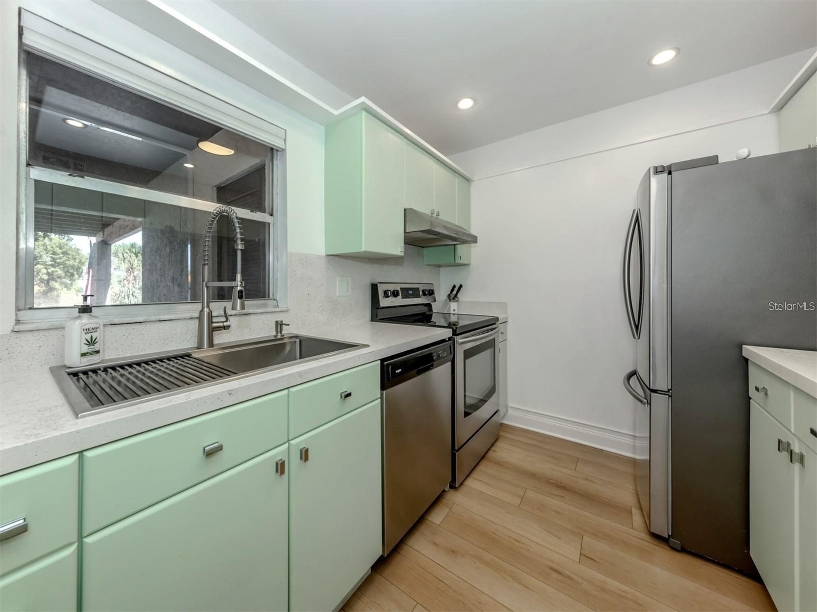 3208 RAMBLEWOOD DR N — photo 12