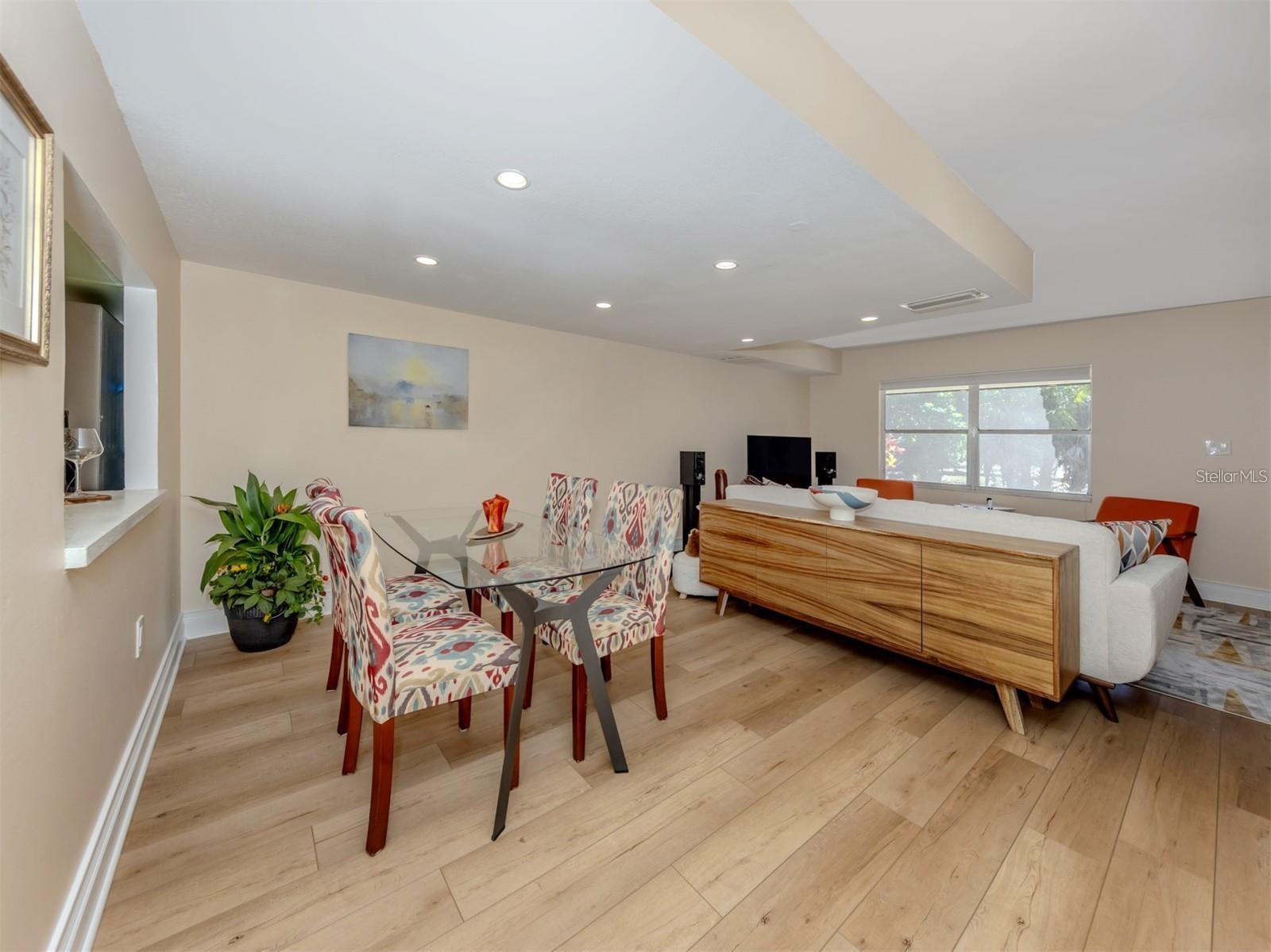 3208 RAMBLEWOOD DR N — photo 9