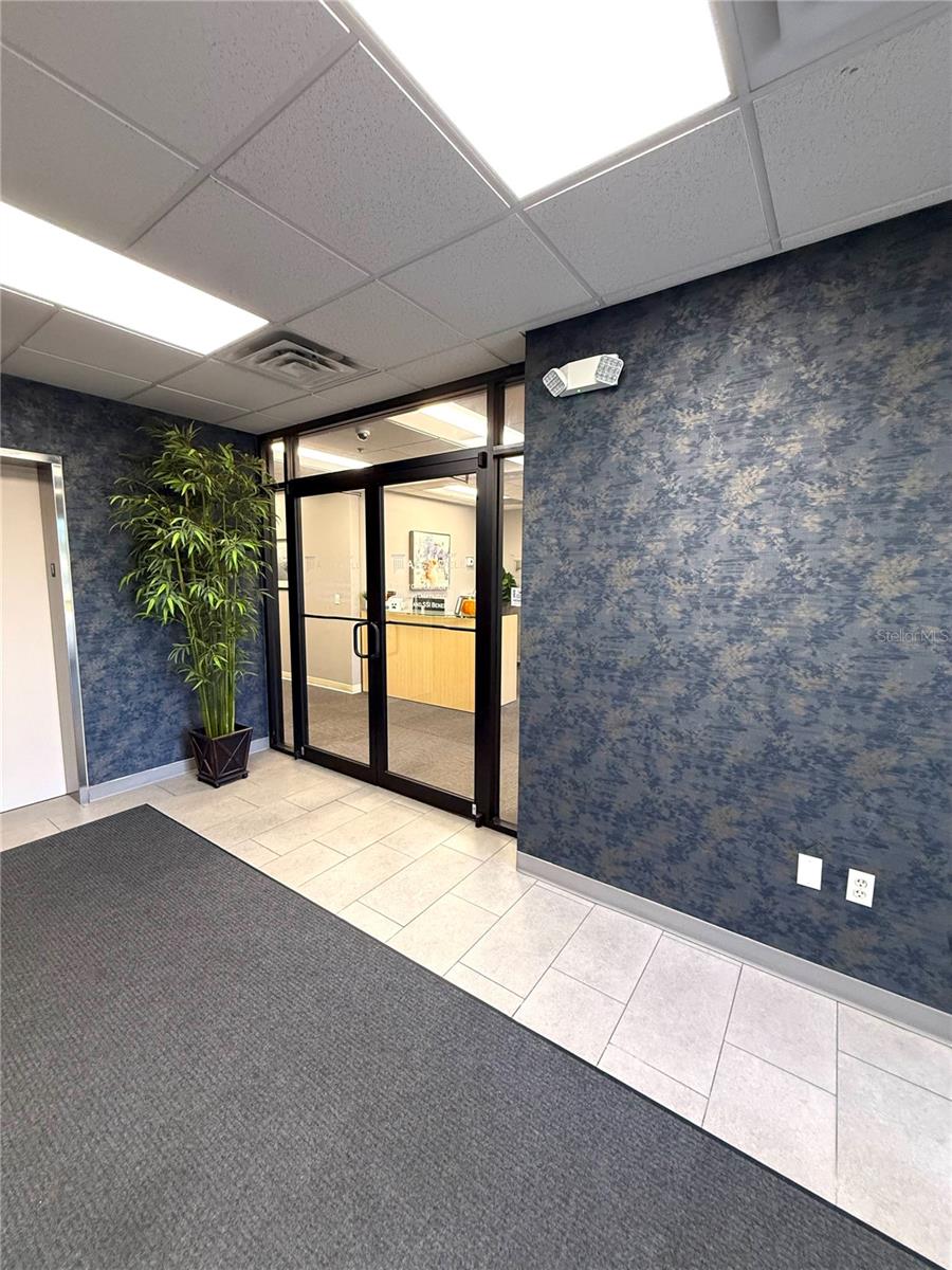 5632 BEE RIDGE RD #100 — photo 3