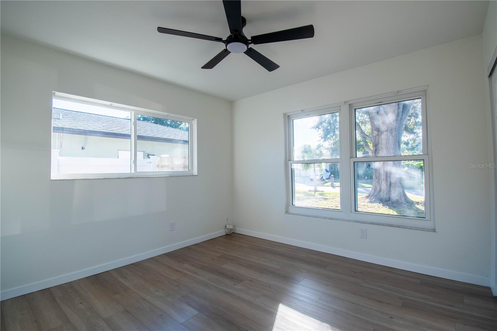 5751 DUNFRIES ST N — photo 19