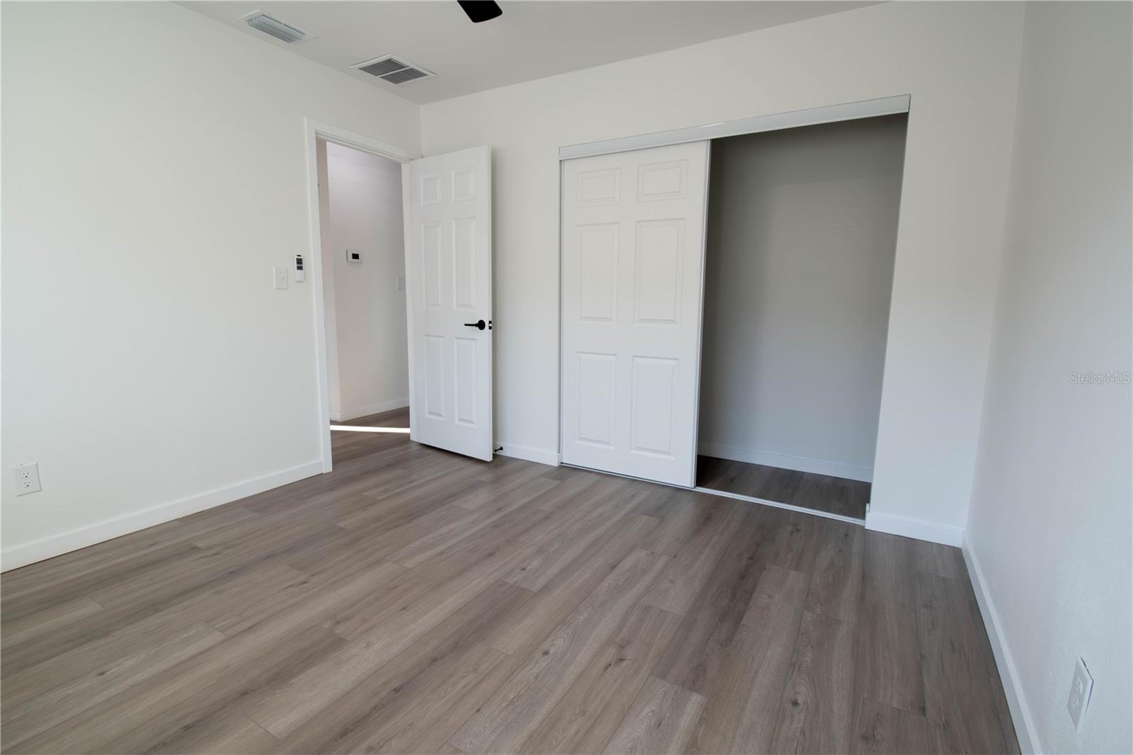 5751 DUNFRIES ST N — photo 22