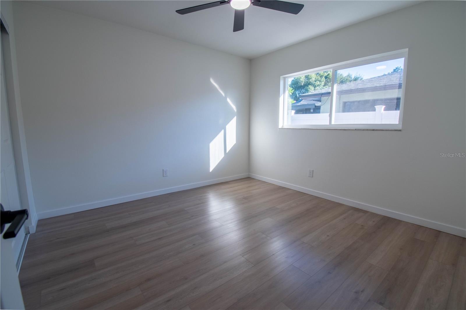 5751 DUNFRIES ST N — photo 23