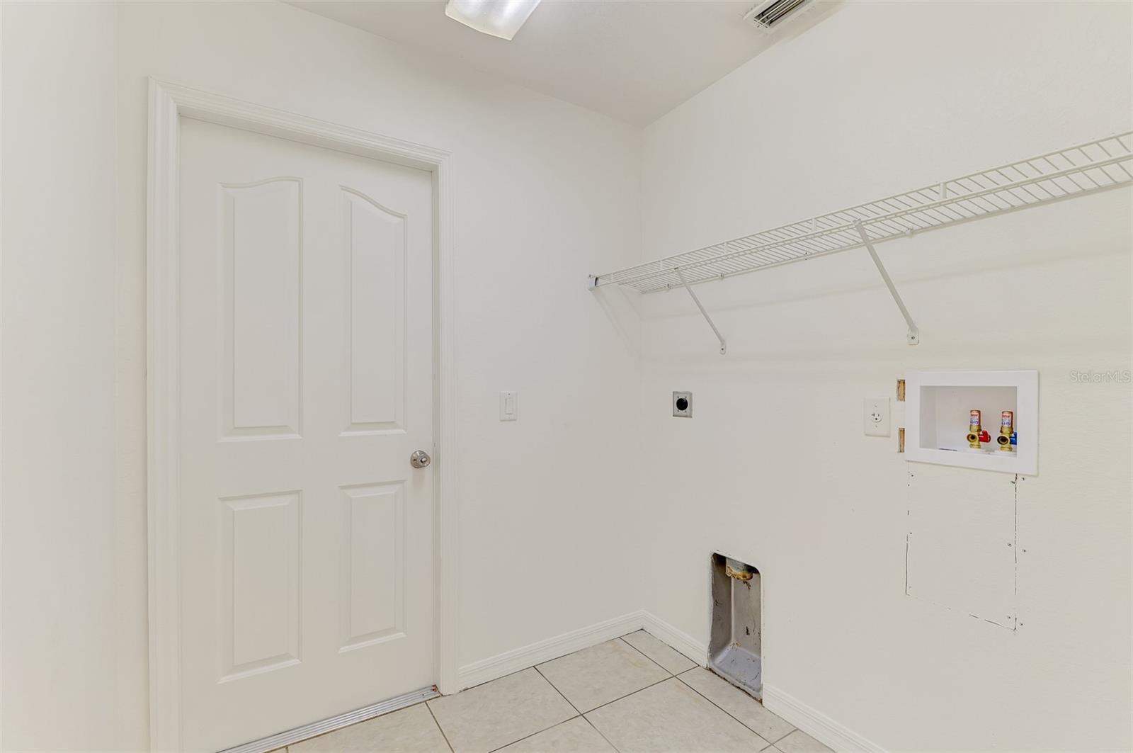 3305 CIRCLEVILLE ST — photo 32