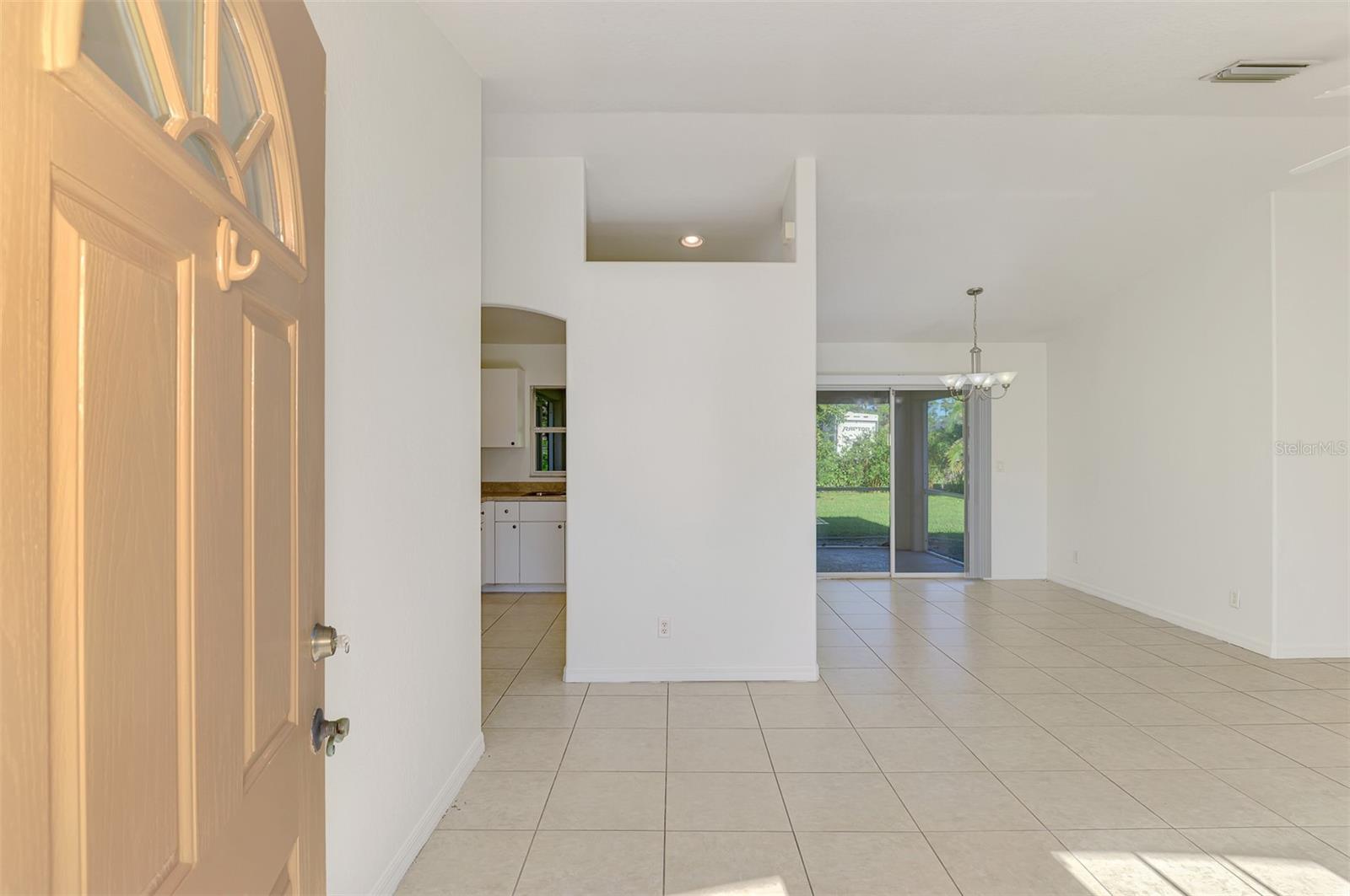 3305 CIRCLEVILLE ST — photo 4