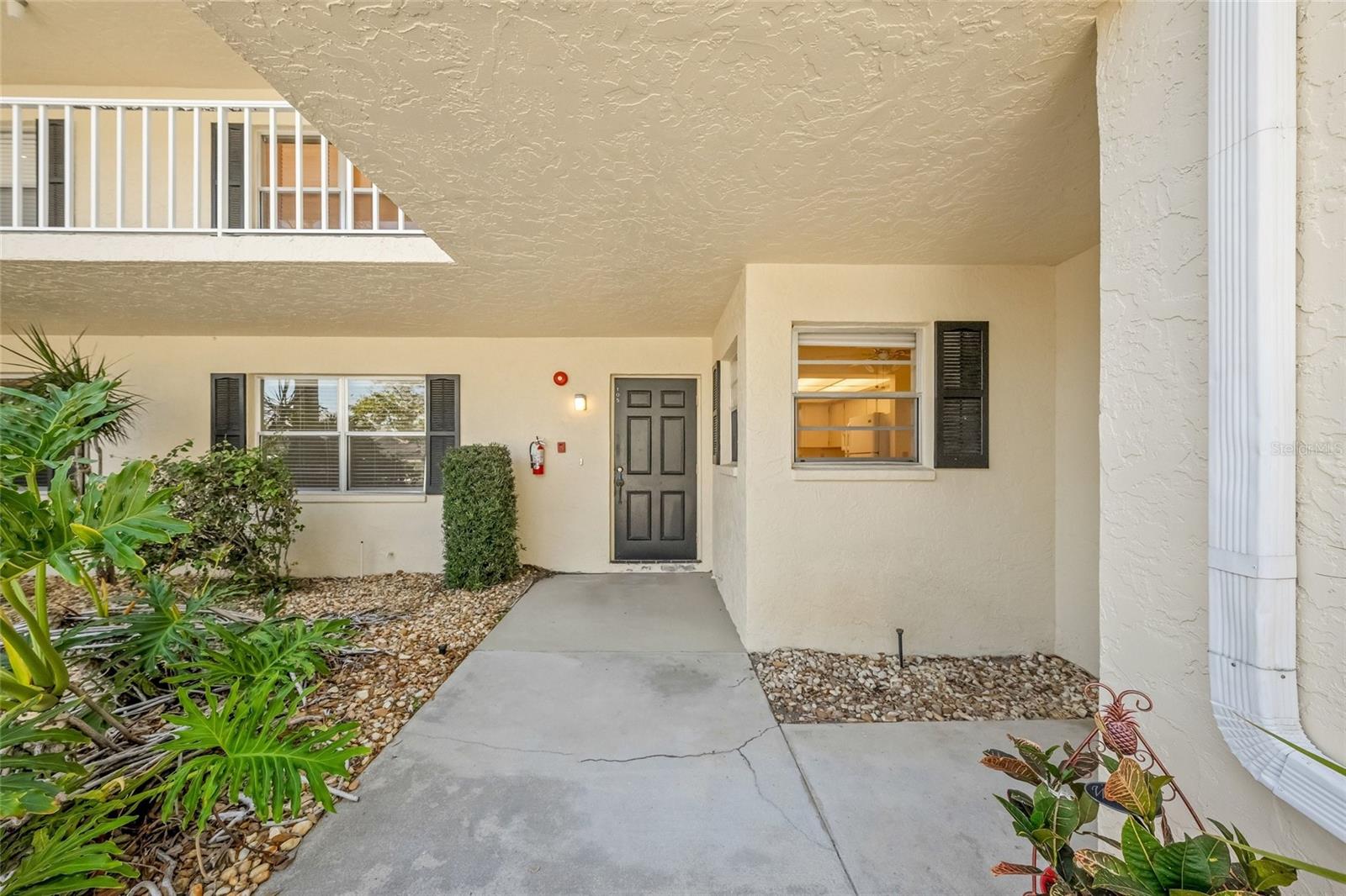 7860 PALM AIRE LN #105 — photo 2