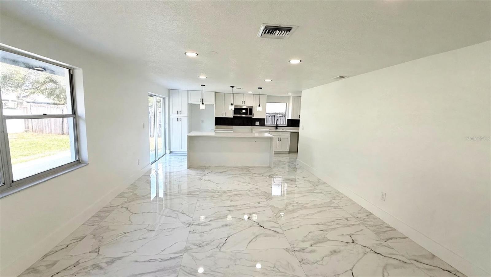 6807 WHITE CLIFFS WAY — photo 3