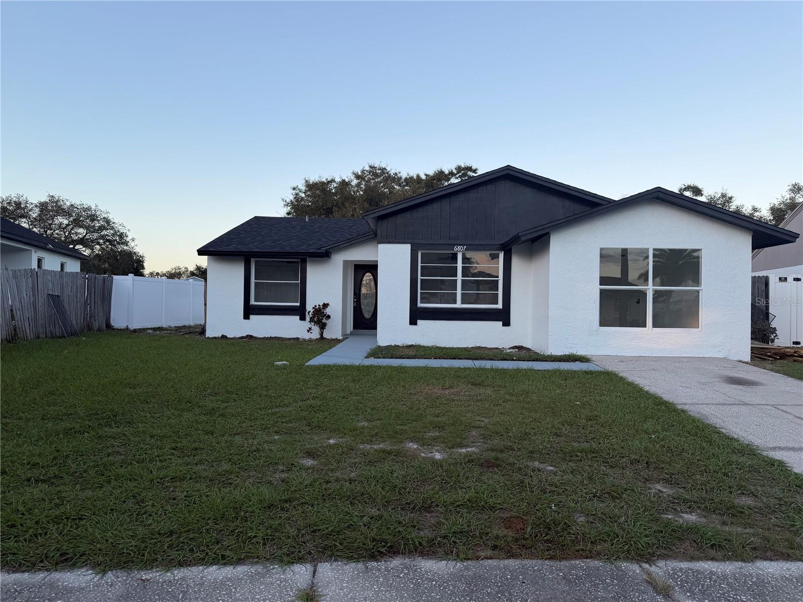 6807 WHITE CLIFFS WAY — photo 2