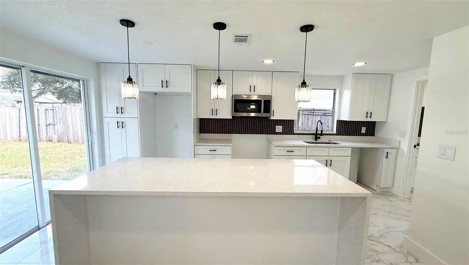 6807 WHITE CLIFFS WAY — photo 5