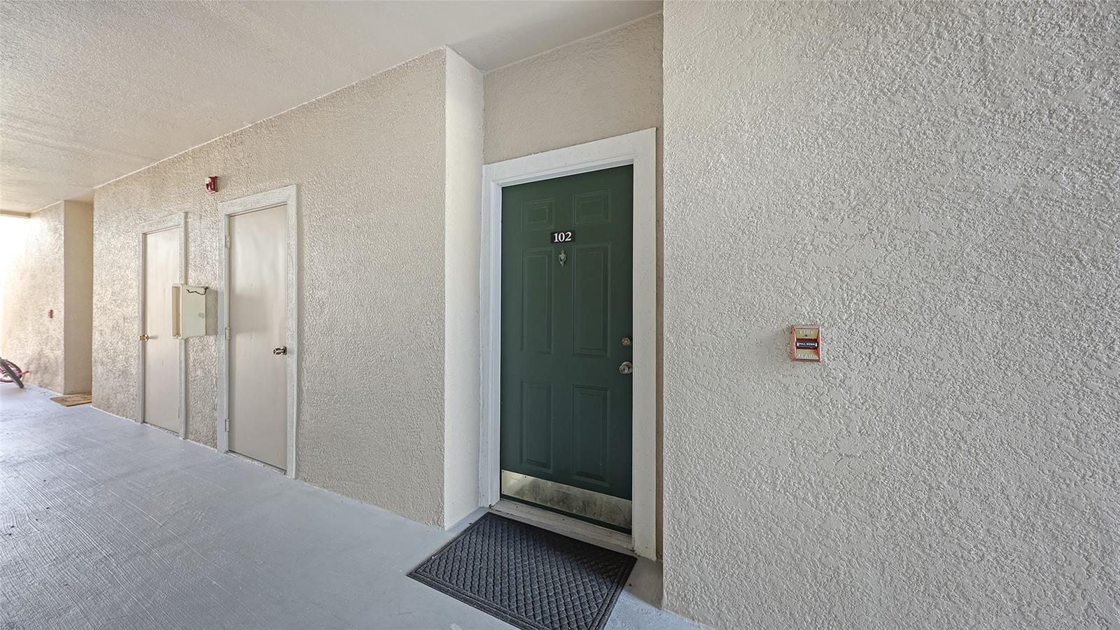5180 NORTHRIDGE RD #102 — photo 4