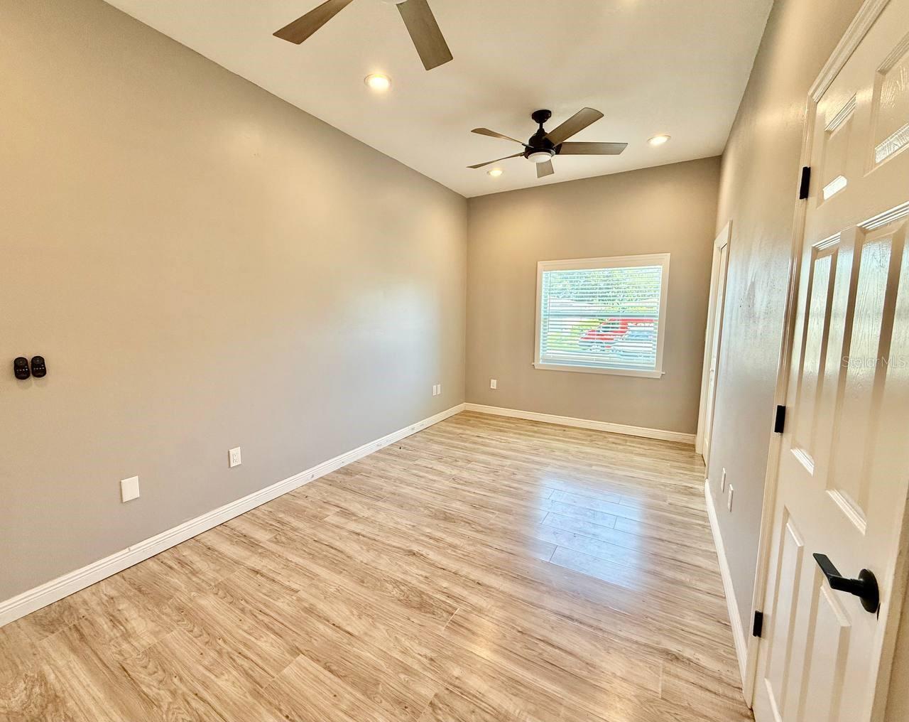 1545 ILLINOIS RD — photo 13