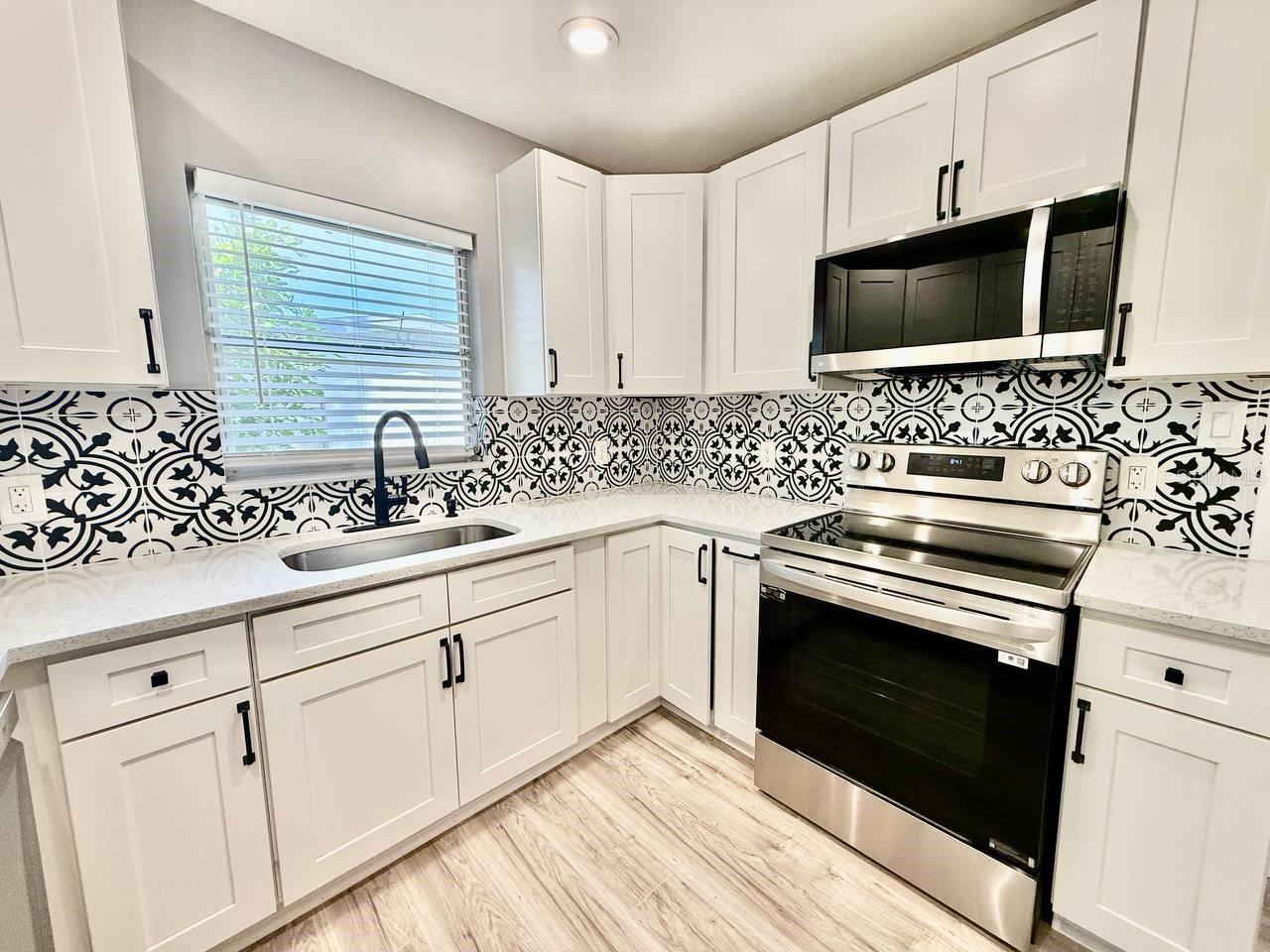 1545 ILLINOIS RD — photo 11