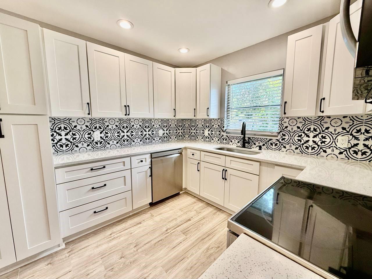 1545 ILLINOIS RD — photo 10
