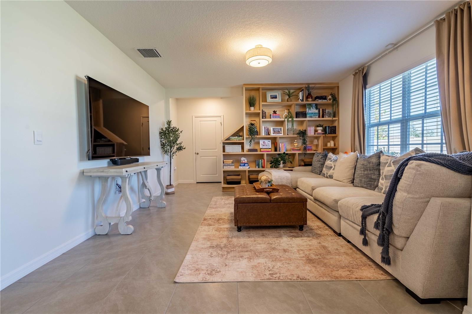 9072 FORGE BREEZE LOOP — photo 15