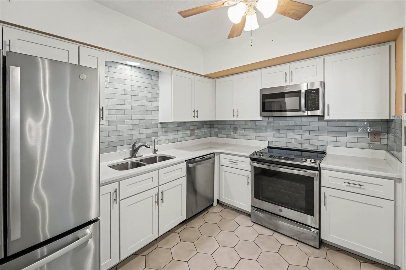 30 TURNER ST #806 — photo 4