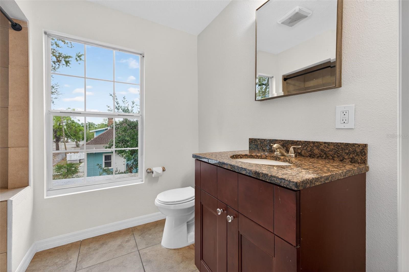 105 W COLUMBUS DR — photo 20