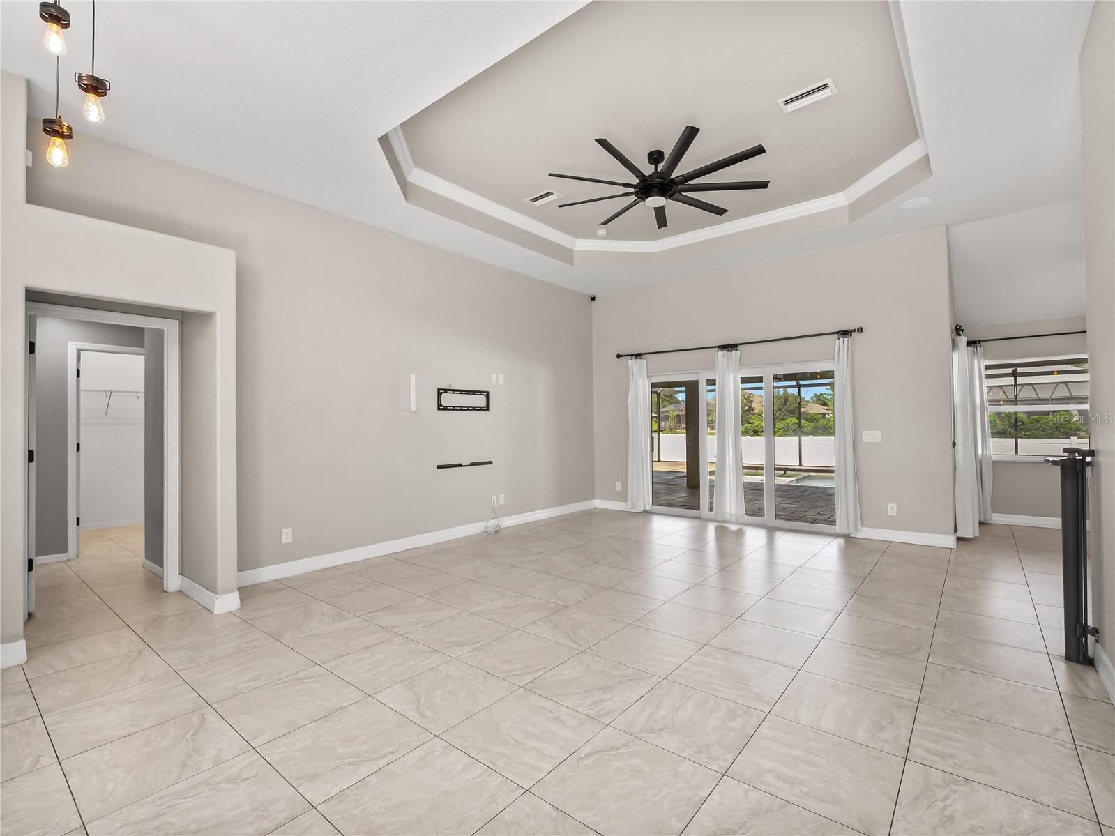 5271 CROMEY RD — photo 12