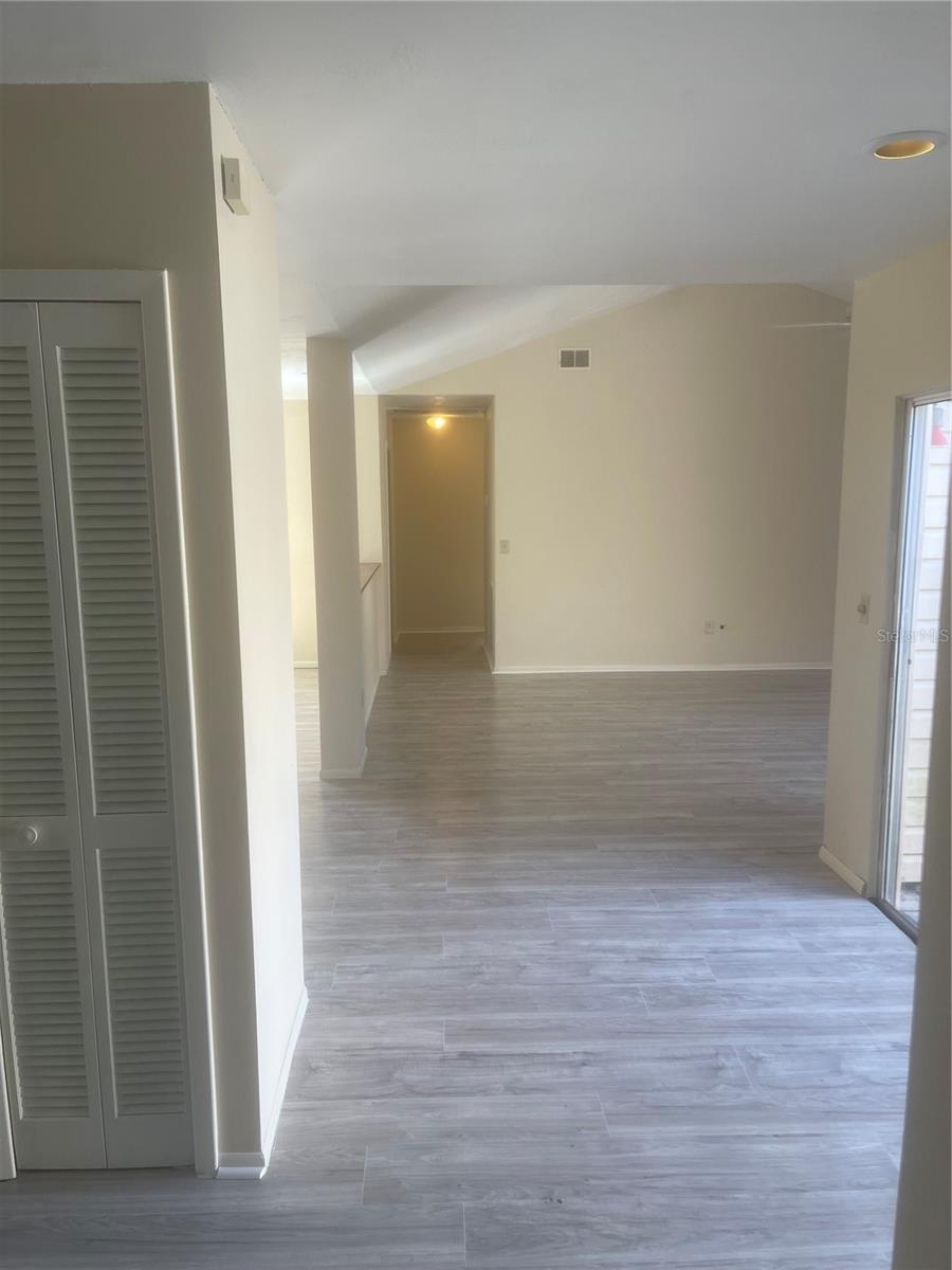 10842 VENICE CIR — photo 2