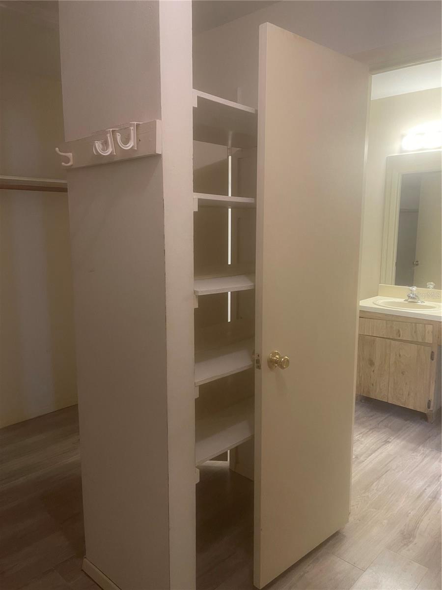 10842 VENICE CIR — photo 15