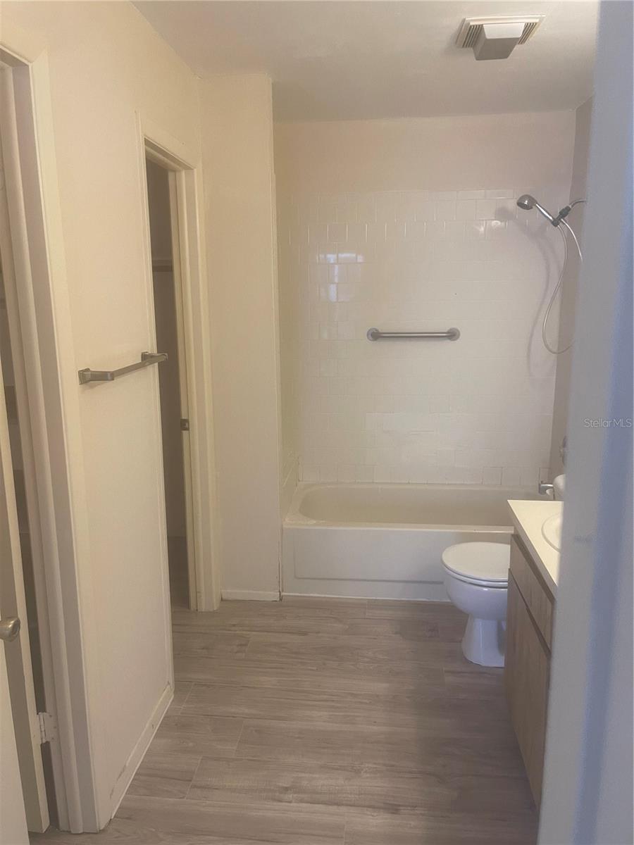 10842 VENICE CIR — photo 13
