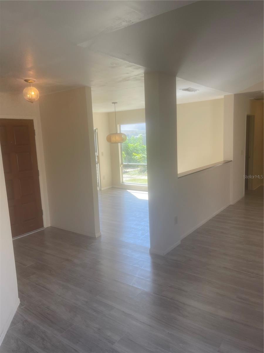 10842 VENICE CIR — photo 8