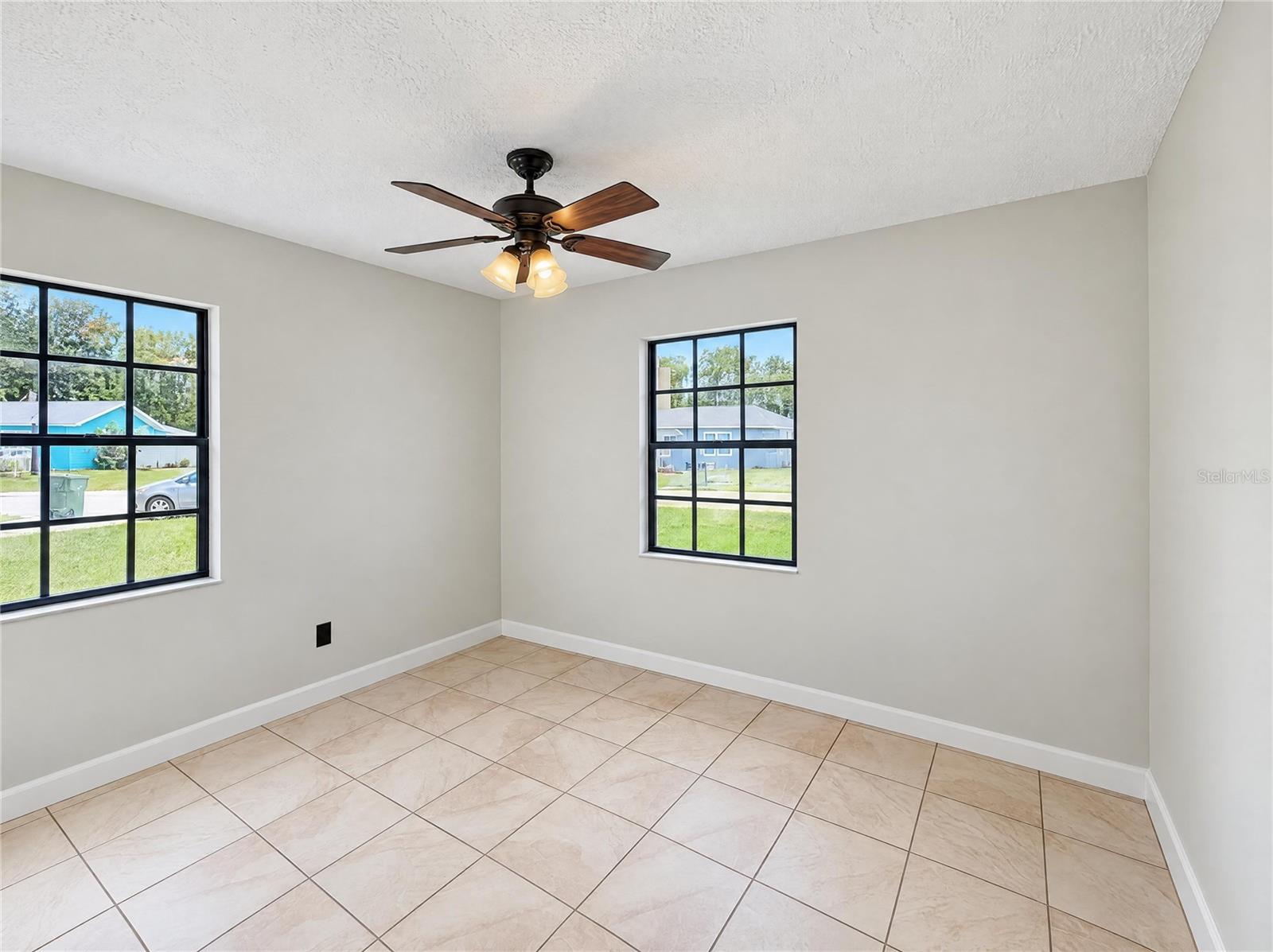 4505 N HABANA AVE — photo 4