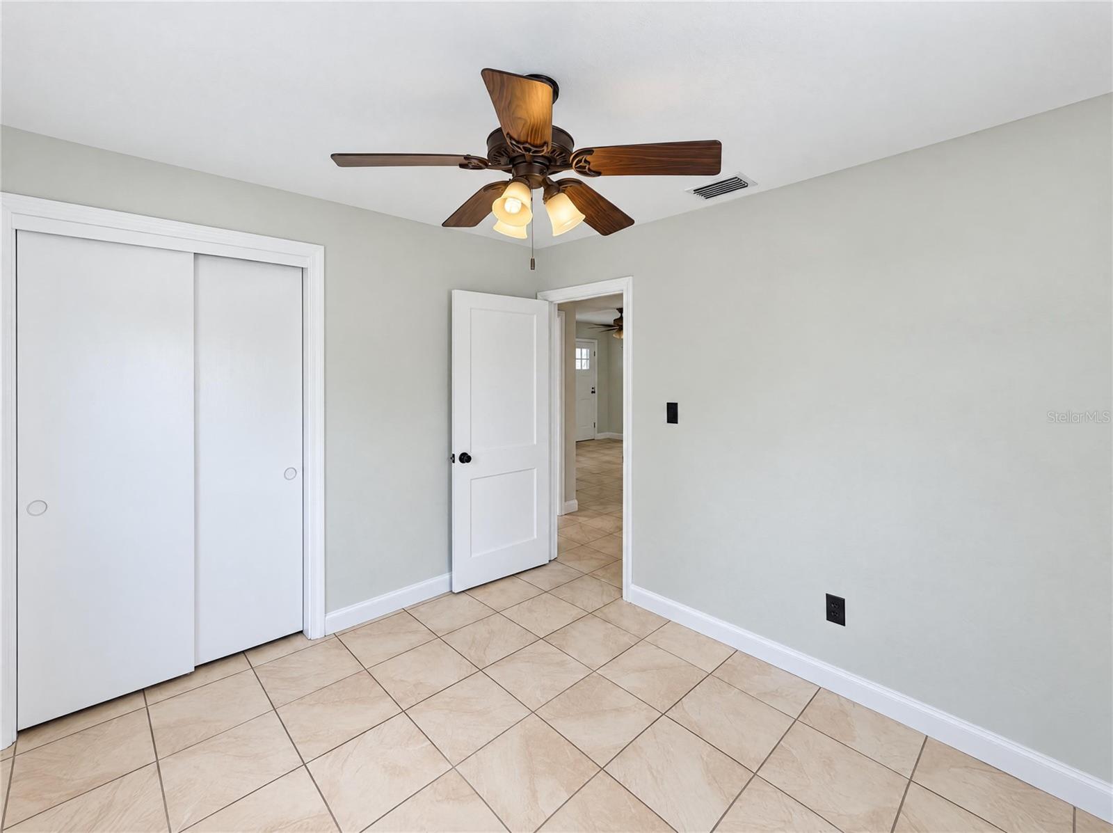 4505 N HABANA AVE — photo 10