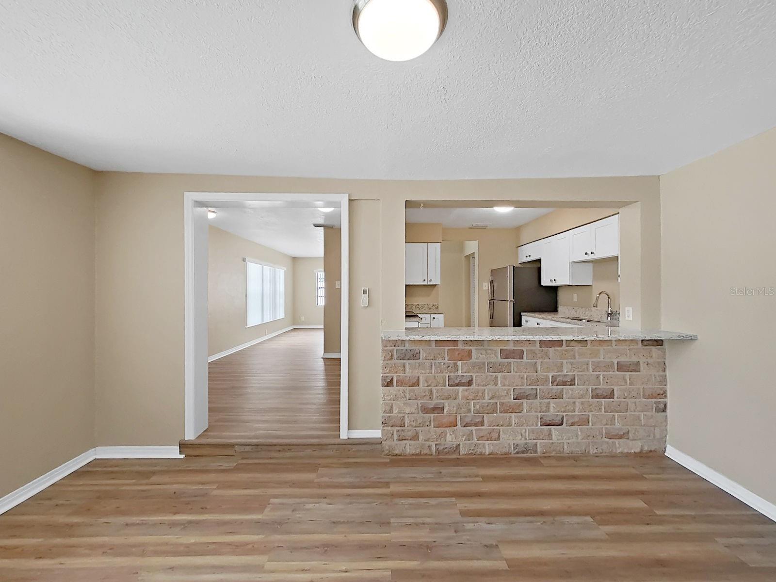 4411 BASS ST — photo 23