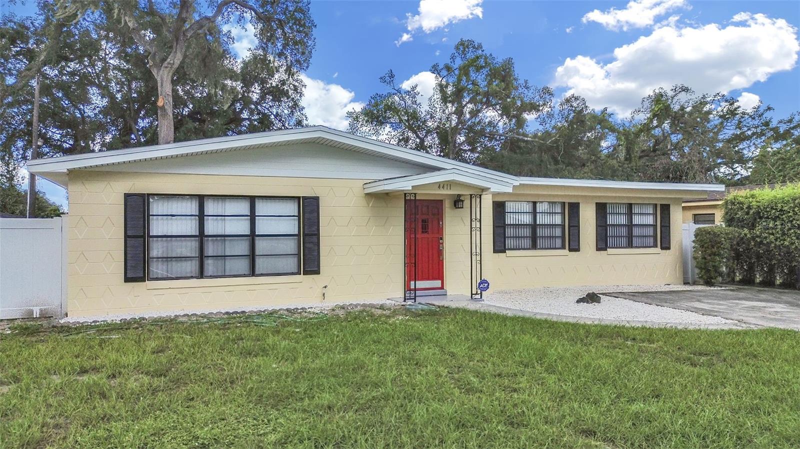 4411 BASS ST — photo 3