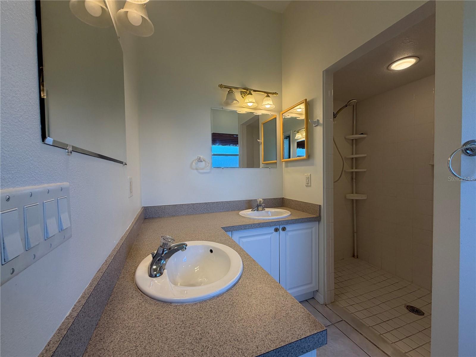 4733 S CRANBERRY BLVD — photo 4
